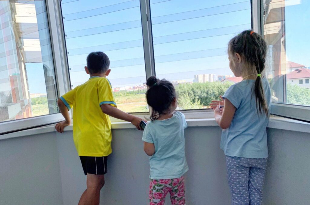 УВАЖАЕМЫЕ РОДИТЕЛИ! ПРОФИЛАКТИКА ДЛЯ БЕЗОПАСНОСТИ ДЕТЕЙ- ПАДЕНИЙ С ВЫСОТЫ