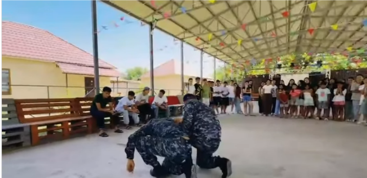 РАЗЪЯСНЕНЫ ПРАВИЛА БЕЗОПАСНОСТИ, ПОКАЗАНЫ СПОРТИВНЫЕ ПРИЕМЫ